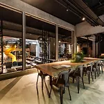Hotell Upstairs 3*