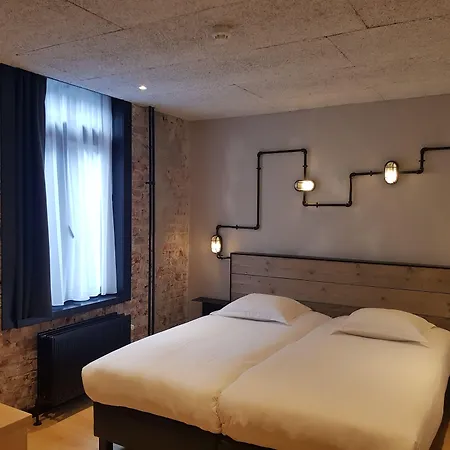 Upstairs 3* Остенде