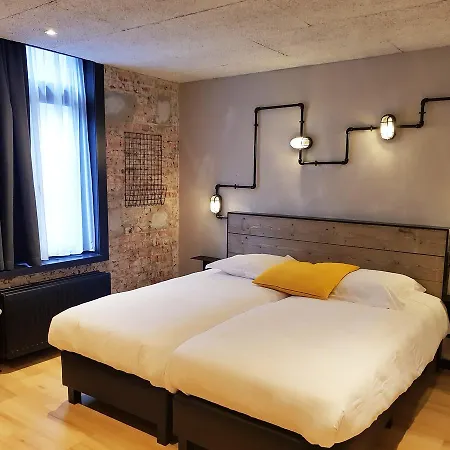 Upstairs Οστένδη