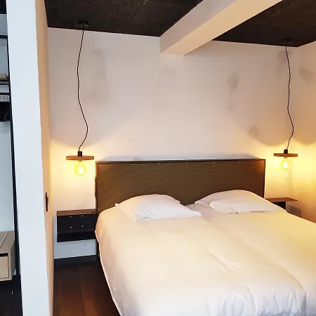 Upstairs 3* Οστένδη