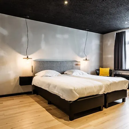 Upstairs Hotel Oostende