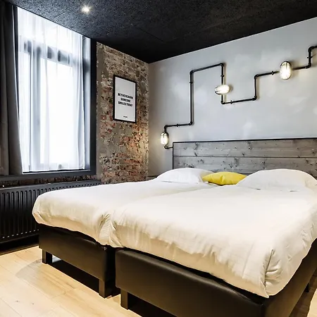 Upstairs Ξενοδοχείο 3*