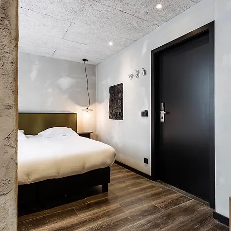 Upstairs 3* Οστένδη