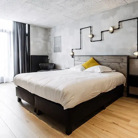 Upstairs 3* Οστένδη