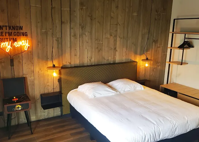 Upstairs Hotel Oostende