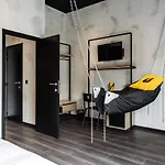 Upstairs Hotel Ostenda