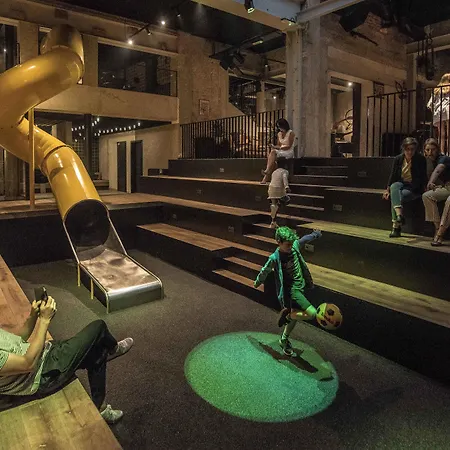 Upstairs Hotel Oostende