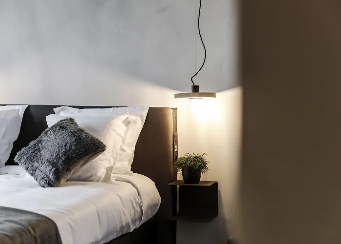 Готель Upstairs 3*