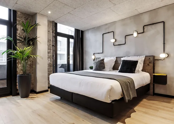 Upstairs Остенде