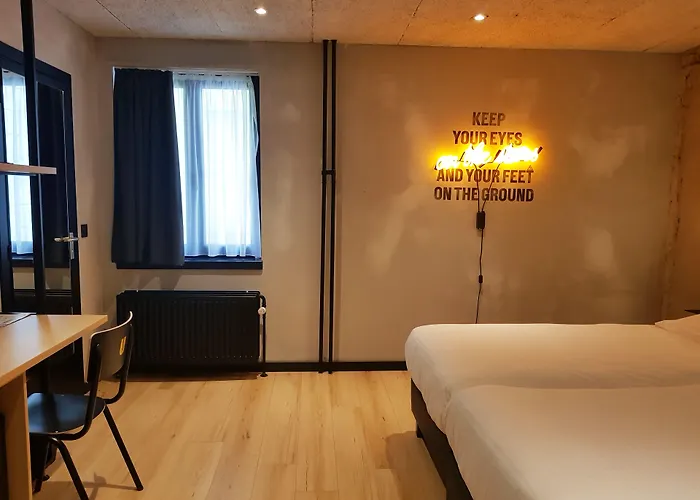 Готель Upstairs Остенде