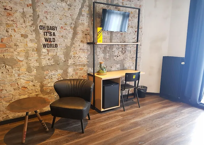 Готель Upstairs