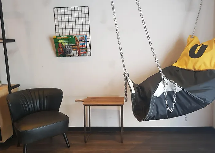 Готель Upstairs 3*