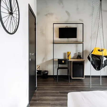Upstairs Hotel Ostend